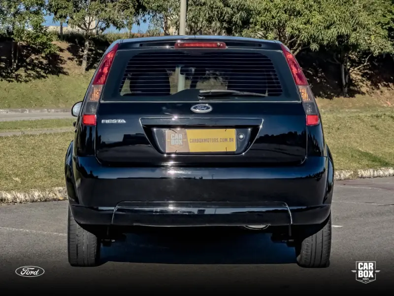Fiesta Hatch - Foto