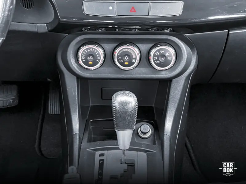 Lancer - Foto