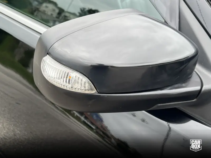 Versa Sedan - Foto