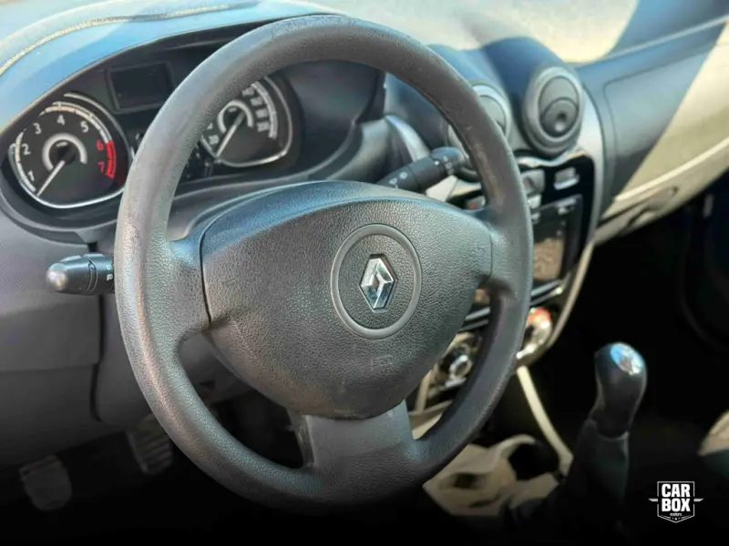 Sandero - Foto