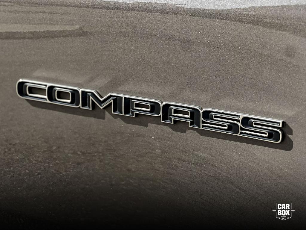 Compass - Foto